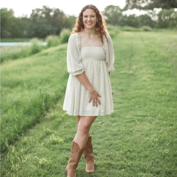 Meet your Posher, Olivia - Picture 3 of 4